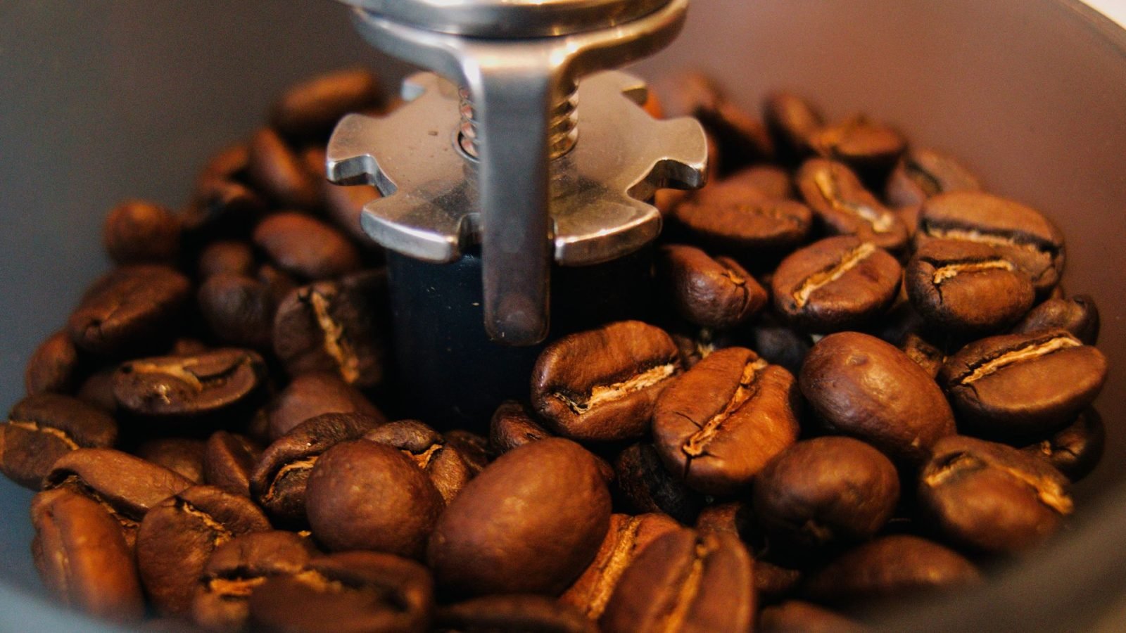 Here's How to Grind Coffee Beans Best!
